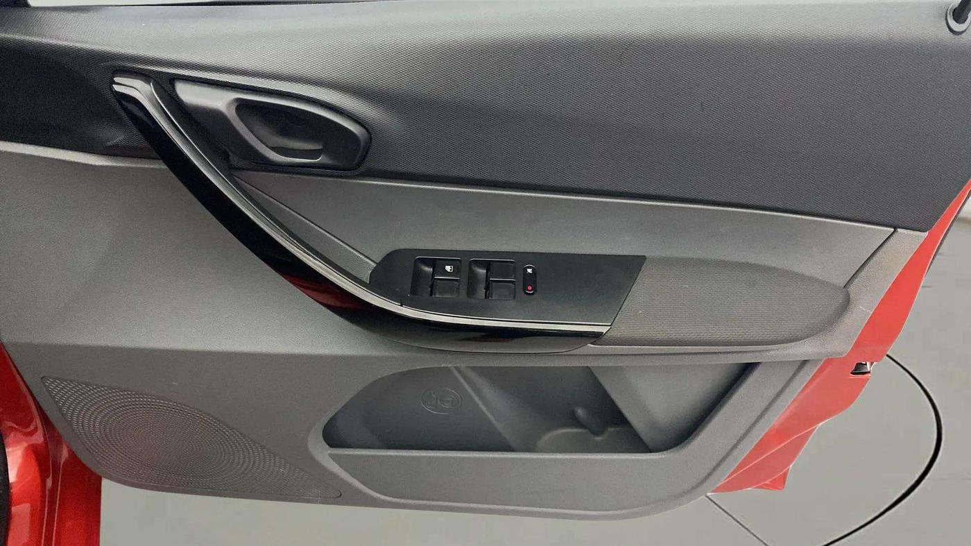 2017 Tata TIGOR XTA PETROL, Petrol, Automatic, 19,620 km, Driver Side Door Panels Control