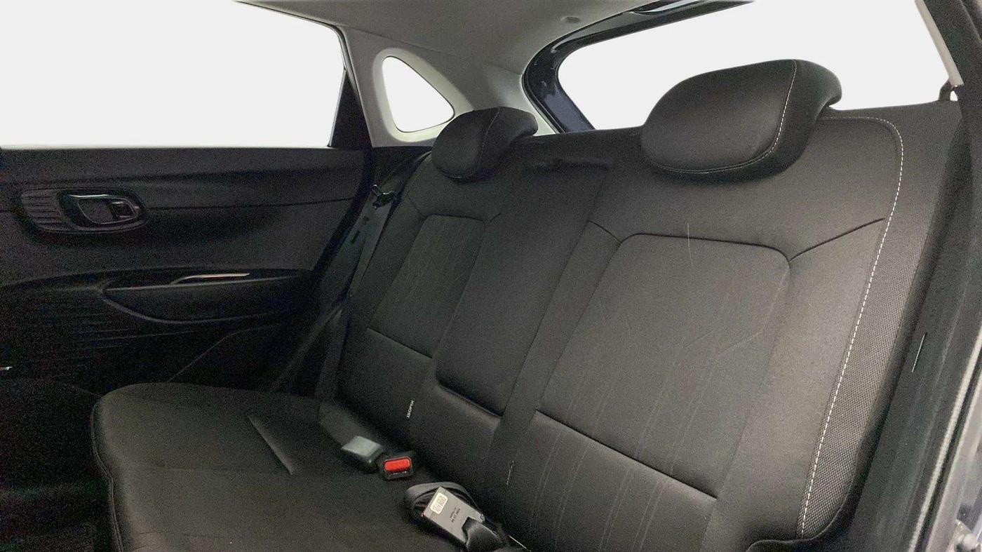 2022 Hyundai NEW I20 ASTA (O) 1.2 AT, Petrol, Automatic, 17,434 km, Right Side Rear Door Cabin