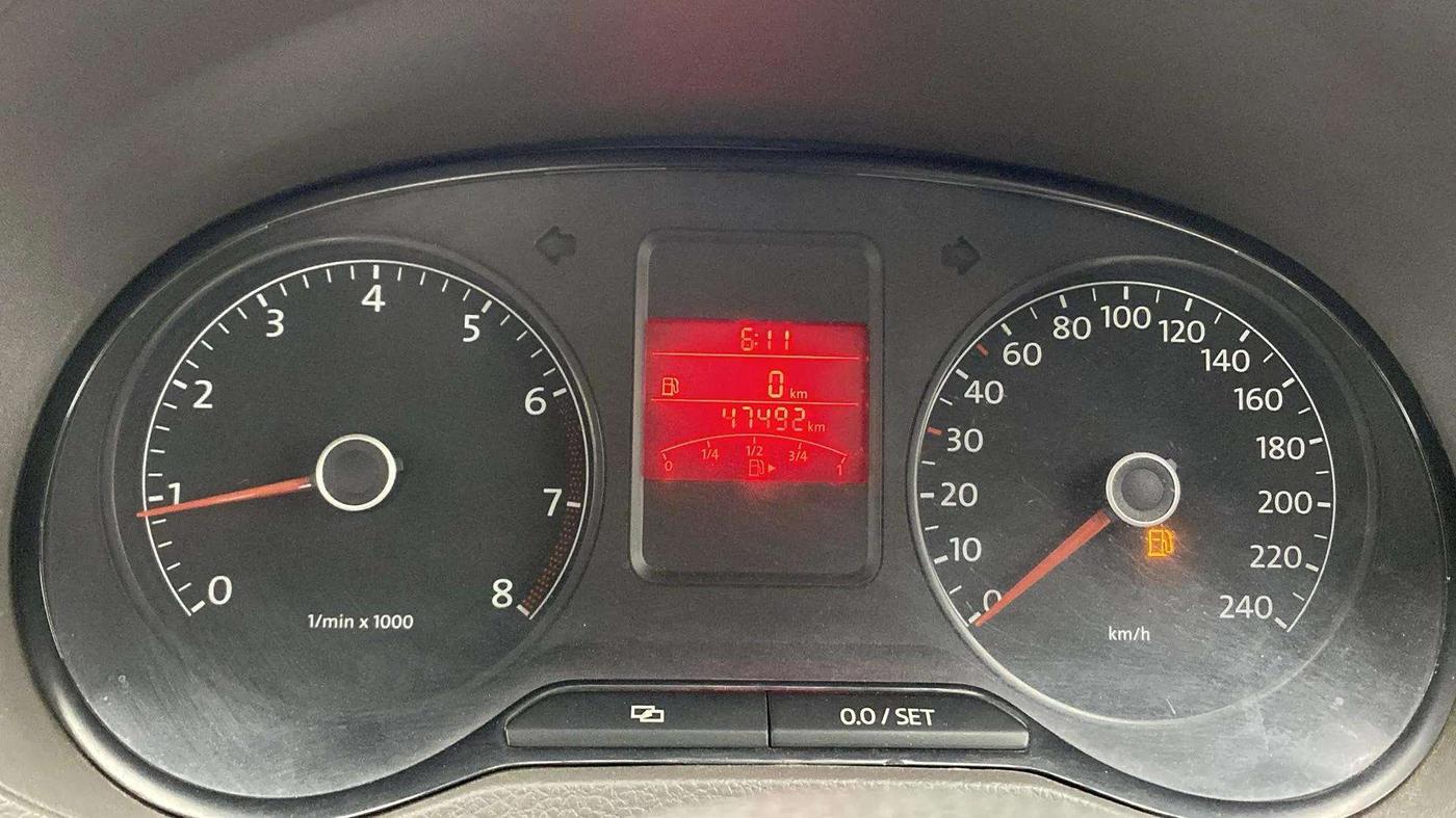 2013 Volkswagen Vento HIGHLINE 1.6 MPI, Petrol, Manual, 47,627 km, Odometer Image