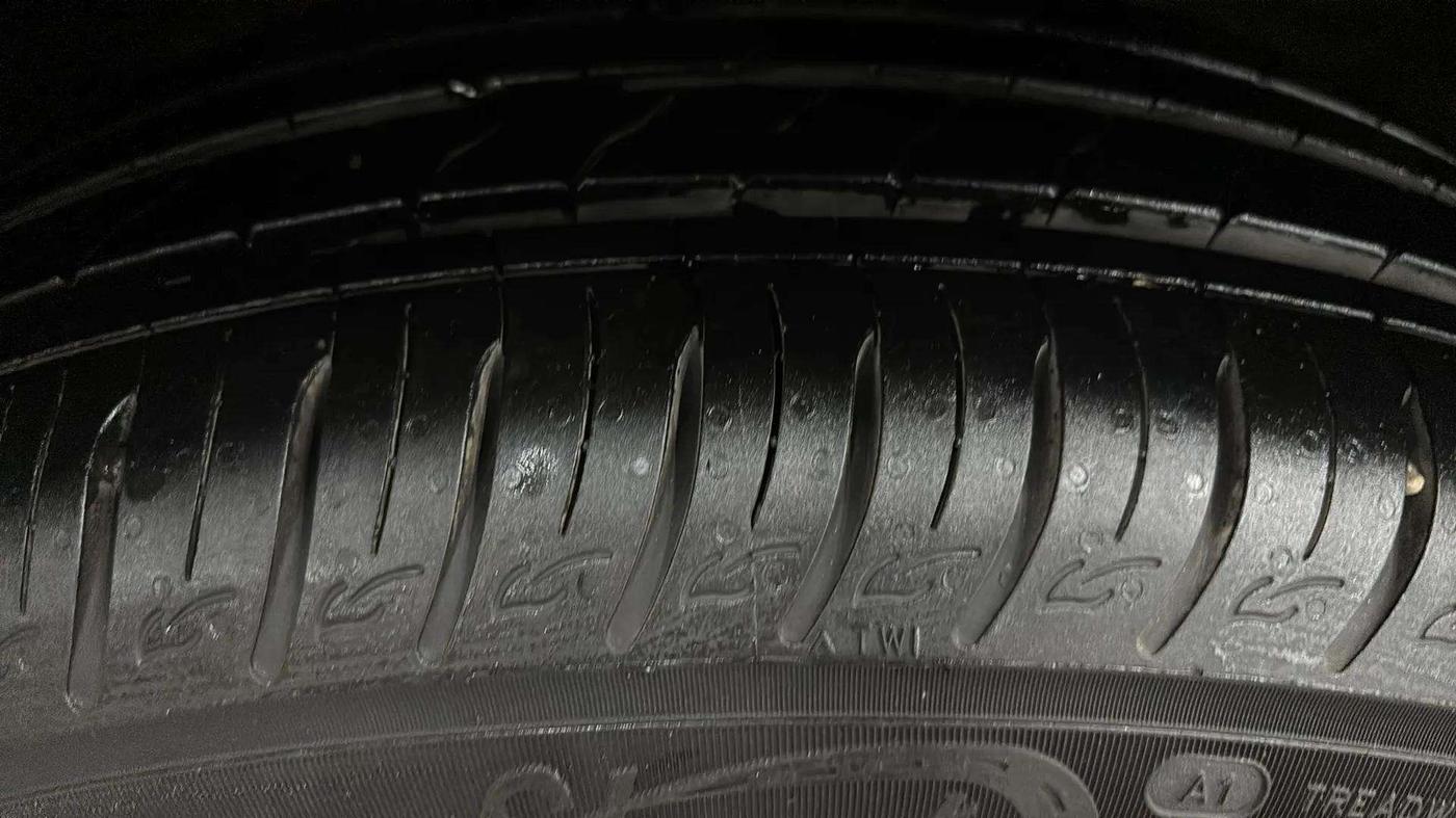 2016 Hyundai Creta SX PLUS 1.6 PETROL, Petrol, Manual, 44,854 km, Left Front Tyre Tread