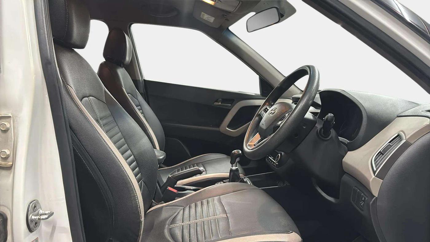 2016 Hyundai Creta SX PLUS 1.6 PETROL, Petrol, Manual, 44,854 km, Right Side Front Door Cabin
