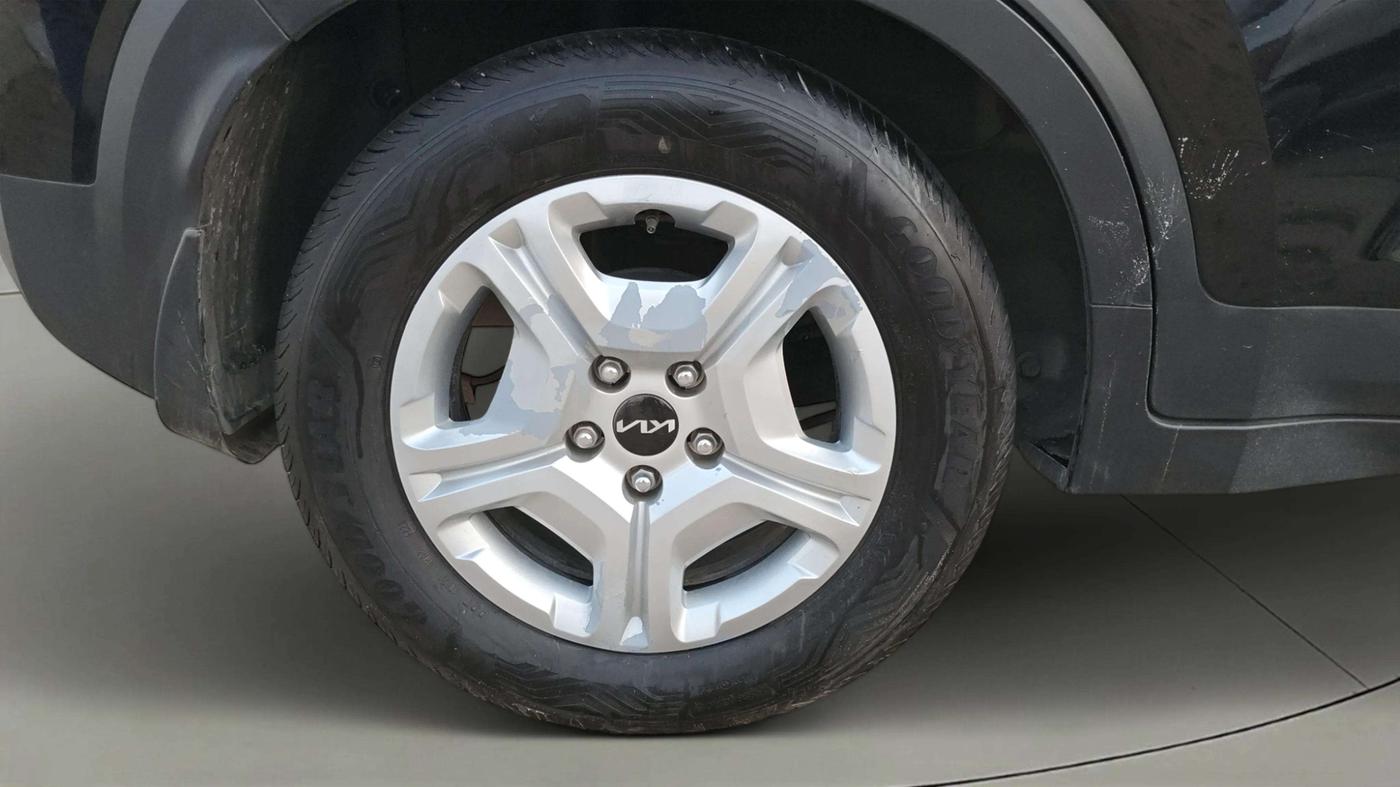 2022 KIA SONET HTK PLUS 1.5, Diesel, Manual, 89,014 km, Right Rear Wheel
