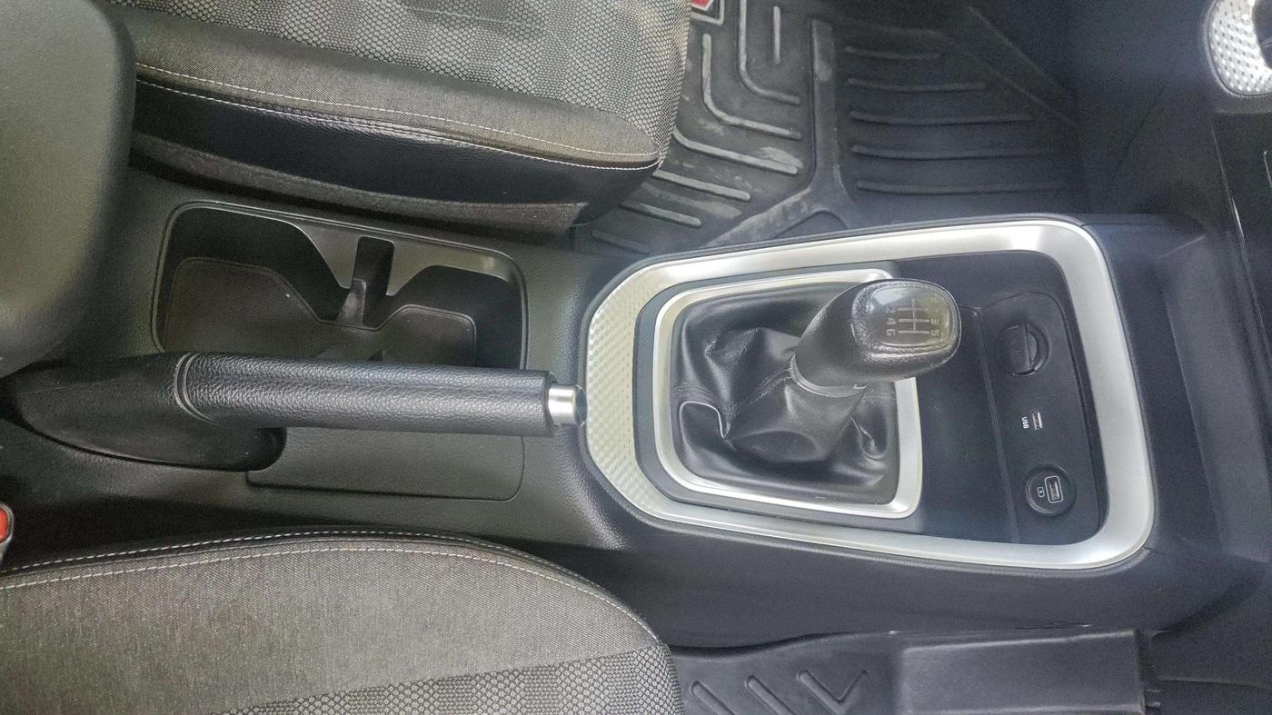 2022 KIA SONET HTK PLUS 1.5, Diesel, Manual, 89,014 km, Gear Lever