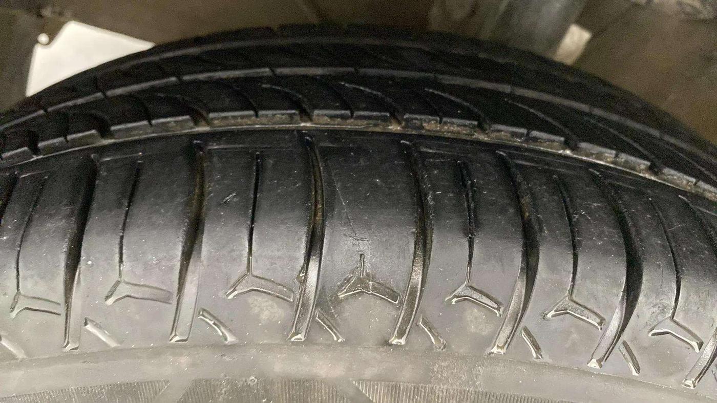 2019 Maruti Ertiga ZXI+ SHVS, Petrol, Manual, 62,748 km, Left Front Tyre Tread