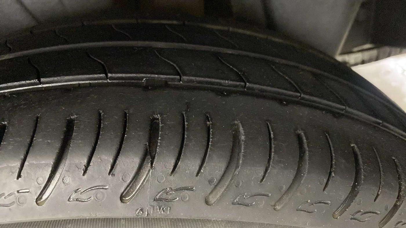 2019 Maruti Ertiga ZXI+ SHVS, Petrol, Manual, 62,748 km, Left Rear Tyre Tread