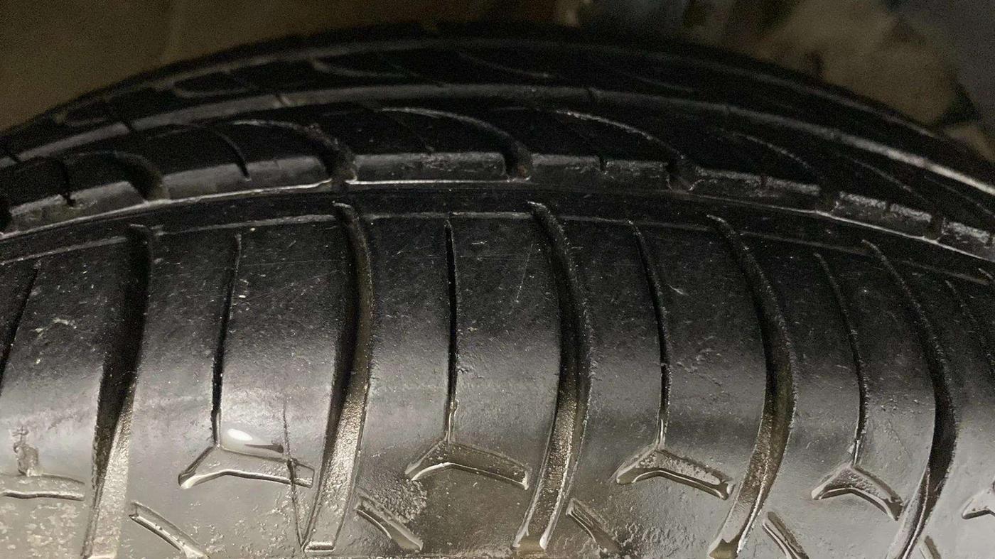 2019 Maruti Ertiga ZXI+ SHVS, Petrol, Manual, 62,748 km, Right Front Tyre Tread