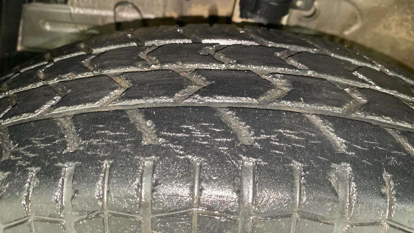 2013 Maruti Swift Dzire LXI, Petrol, Manual, 48,116 km, Left Front Tyre Tread