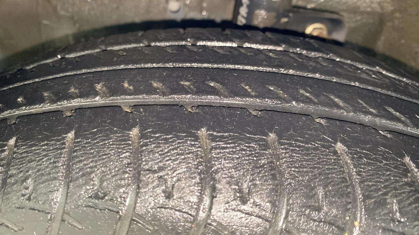 2017 Maruti Celerio ZXI AMT, Petrol, Automatic, 32,005 km, Left Front Tyre Tread