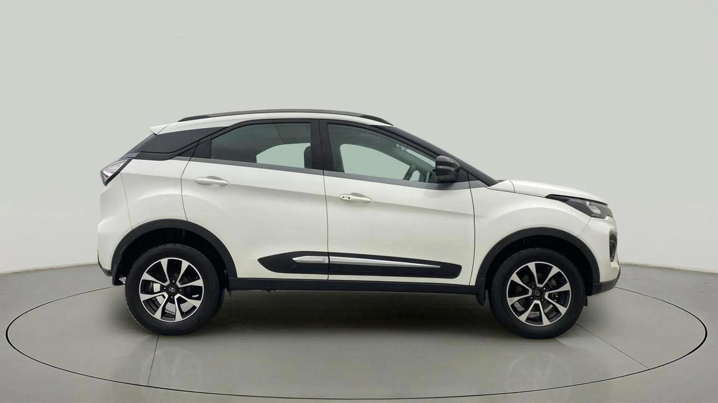 2020 Tata NEXON XZA PLUS SUNROOF PETROL, Petrol, Automatic, 34,634 km, Right Side View