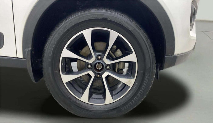 2020 Tata NEXON XZA PLUS SUNROOF PETROL, Petrol, Automatic, 34,634 km, Right Front Wheel