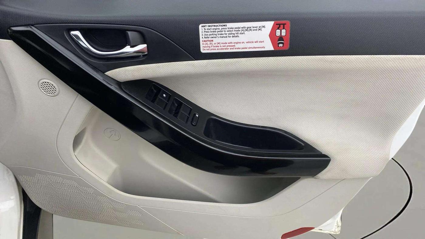 2020 Tata NEXON XZA PLUS SUNROOF PETROL, Petrol, Automatic, 34,634 km, Driver Side Door Panels Control