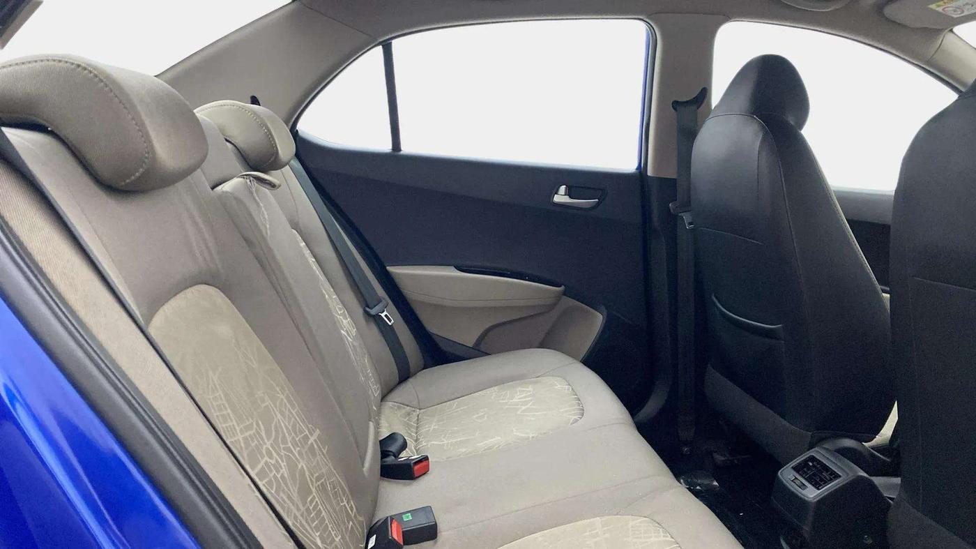 2015 Hyundai Xcent SX 1.2 (O), Petrol, Manual, 87,930 km, Right Side Rear Door Cabin