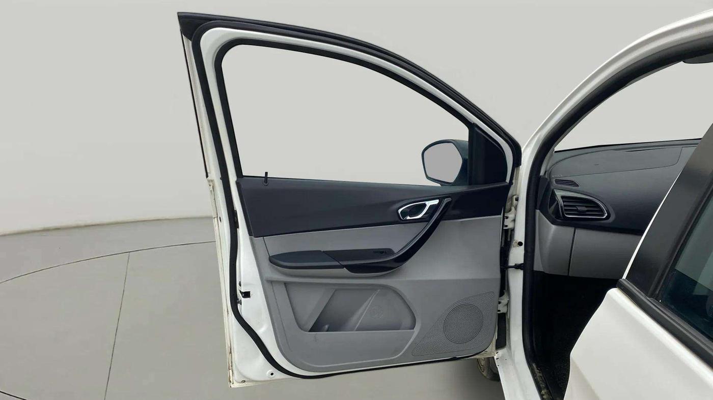 2020 Tata Tiago XZA PLUS DUAL TONE PETROL, Petrol, Automatic, 38,277 km, LHS Front Door