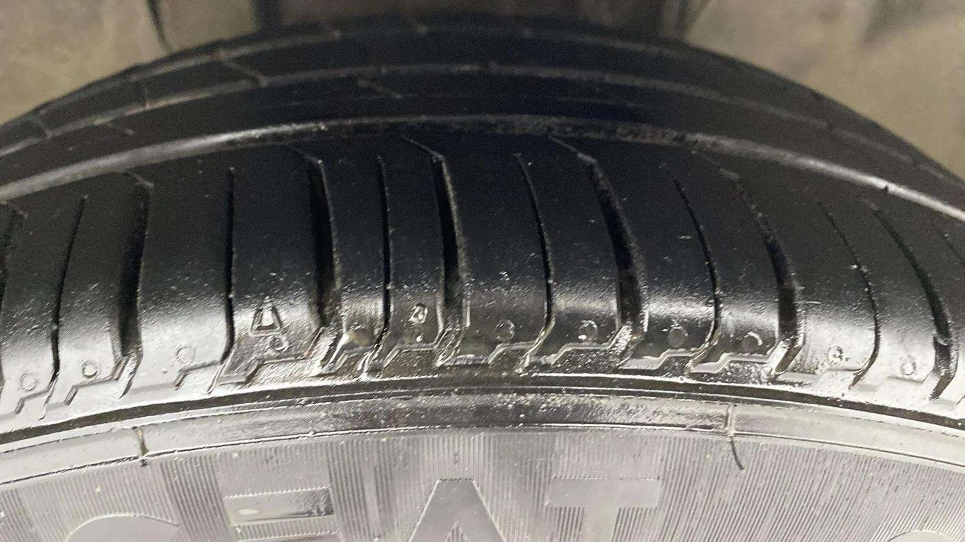 2021 Tata TIGOR XZA PLUS PETROL, Petrol, Automatic, 51,353 km, Right Front Tyre Tread