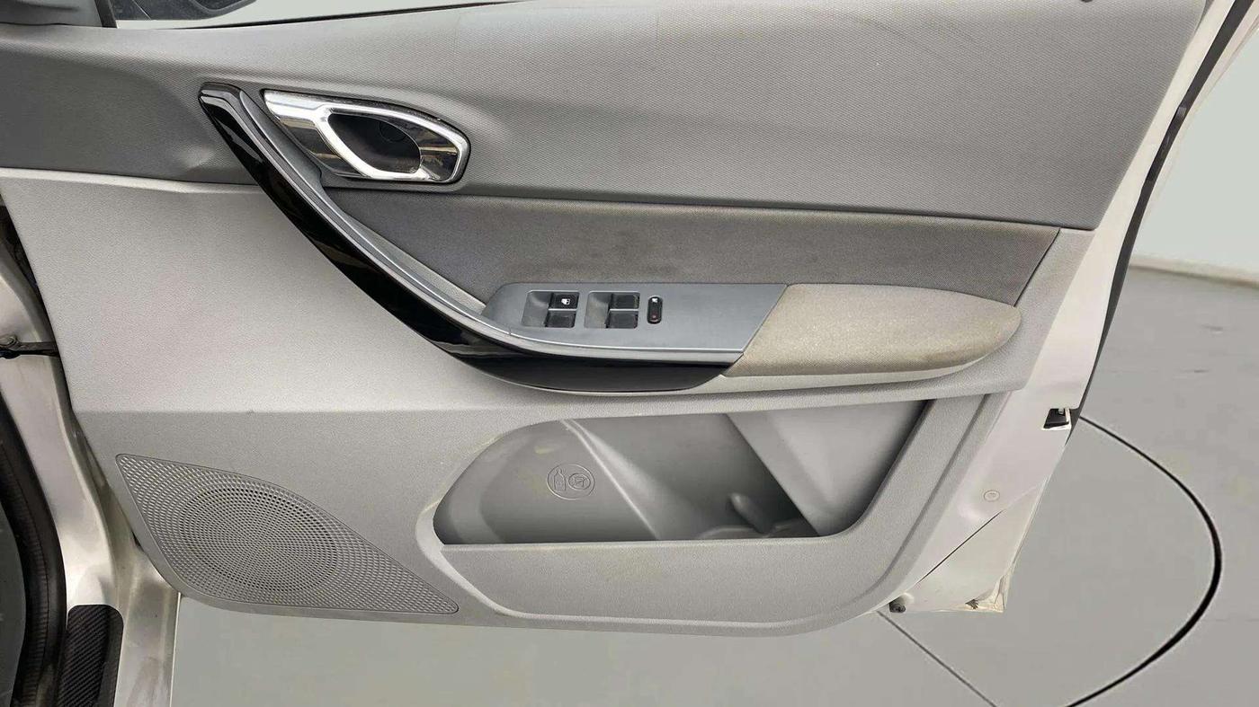 2021 Tata TIGOR XZA PLUS PETROL, Petrol, Automatic, 51,353 km, Driver Side Door Panels Control