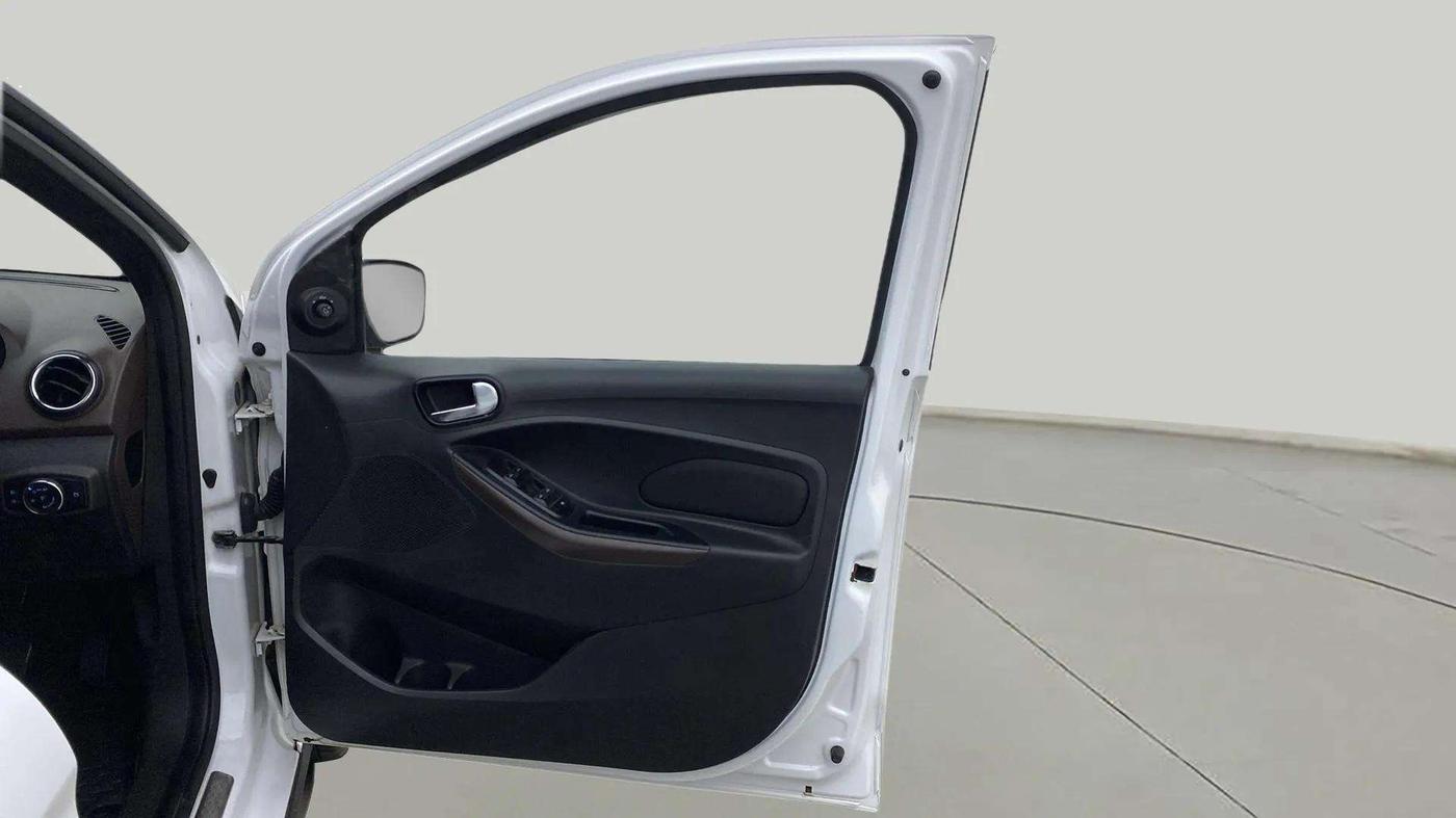 2019 Ford FREESTYLE TITANIUM 1.2 PETROL, Petrol, Manual, 55,782 km, RHS Front Door