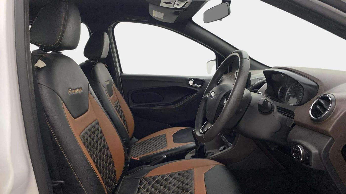 2019 Ford FREESTYLE TITANIUM 1.2 PETROL, Petrol, Manual, 55,782 km, Right Side Front Door Cabin