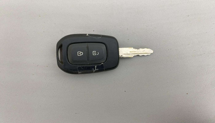 2016 Renault Kwid RXT 1.0 AMT (O), Petrol, Automatic, 57,461 km, Key Close Up