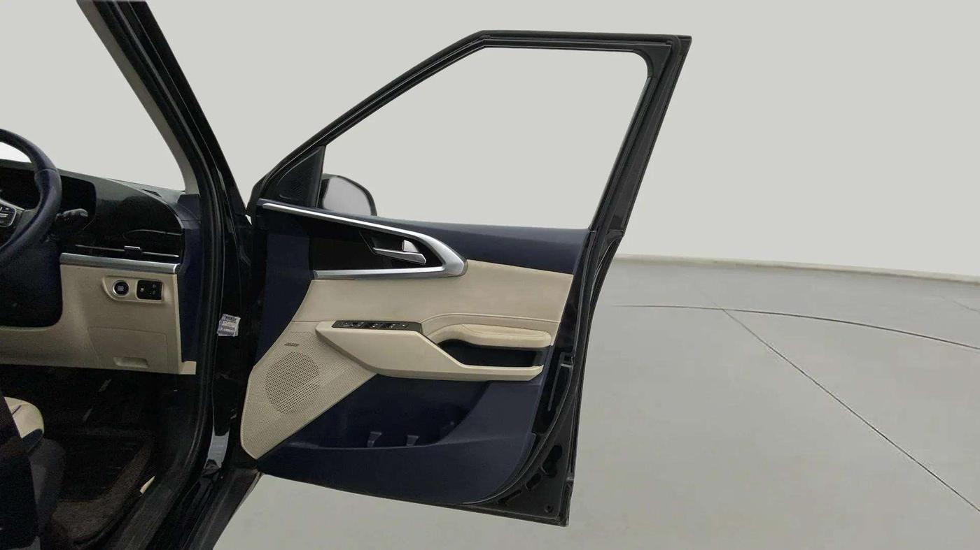 2022 KIA CARENS LUXURY PLUS 1.5 DIESEL AT 6 STR, Diesel, Automatic, 37,323 km, RHS Front Door