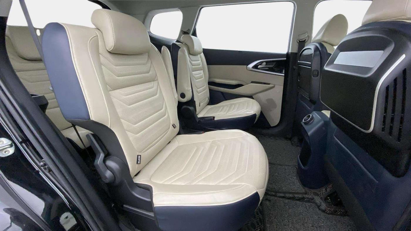2022 KIA CARENS LUXURY PLUS 1.5 DIESEL AT 6 STR, Diesel, Automatic, 37,323 km, Right Side Rear Door Cabin
