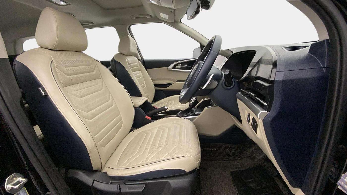2022 KIA CARENS LUXURY PLUS 1.5 DIESEL AT 6 STR, Diesel, Automatic, 37,323 km, Right Side Front Door Cabin