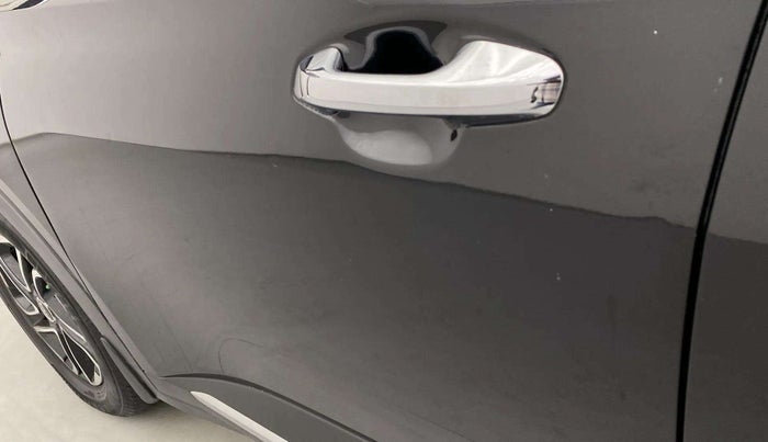 2022 KIA CARENS LUXURY PLUS 1.5 DIESEL AT 6 STR, Diesel, Automatic, 37,323 km, Front passenger door - Minor scratches