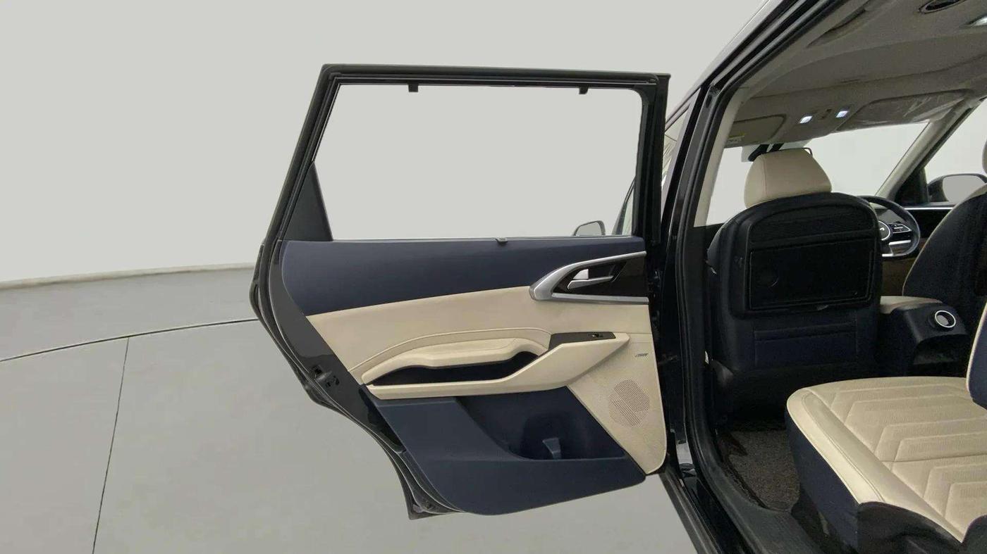 2022 KIA CARENS LUXURY PLUS 1.5 DIESEL AT 6 STR, Diesel, Automatic, 37,323 km, LHS Rear Door