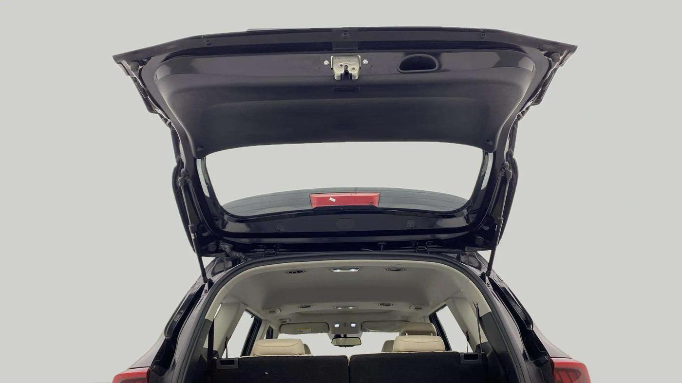 2022 KIA CARENS LUXURY PLUS 1.5 DIESEL AT 6 STR, Diesel, Automatic, 37,323 km, Boot Door Open