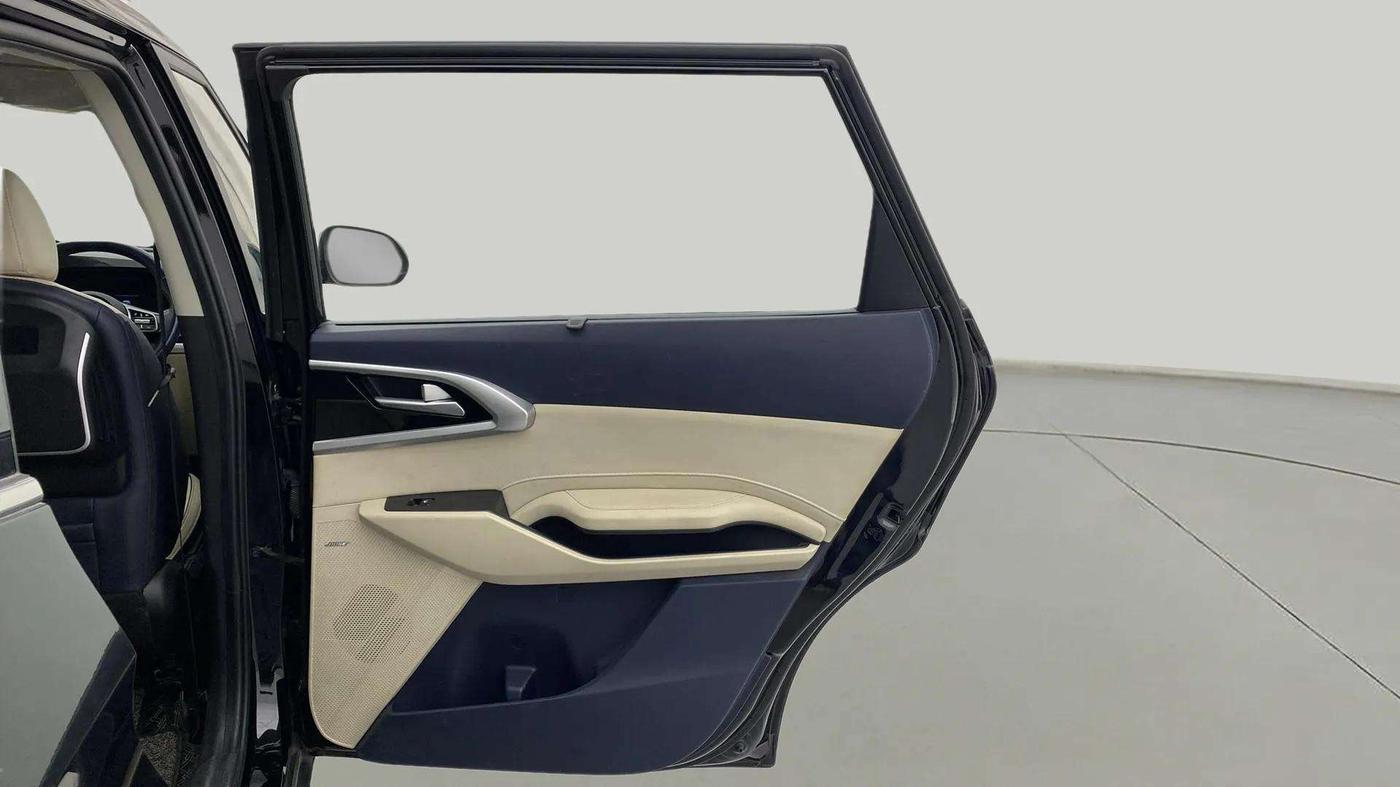 2022 KIA CARENS LUXURY PLUS 1.5 DIESEL AT 6 STR, Diesel, Automatic, 37,323 km, RHS Rear Door