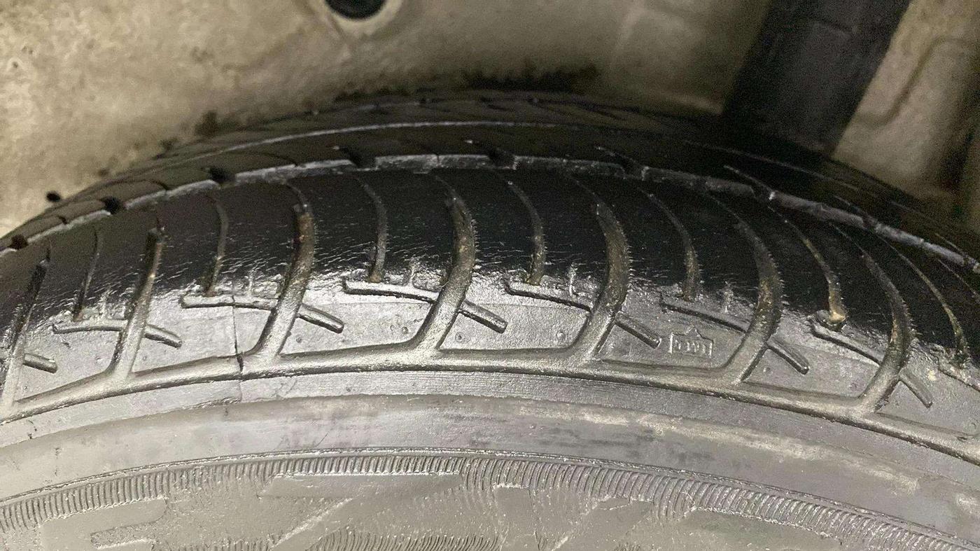 2018 Maruti Celerio ZXI, CNG, Manual, 40,711 km, Left Rear Tyre Tread