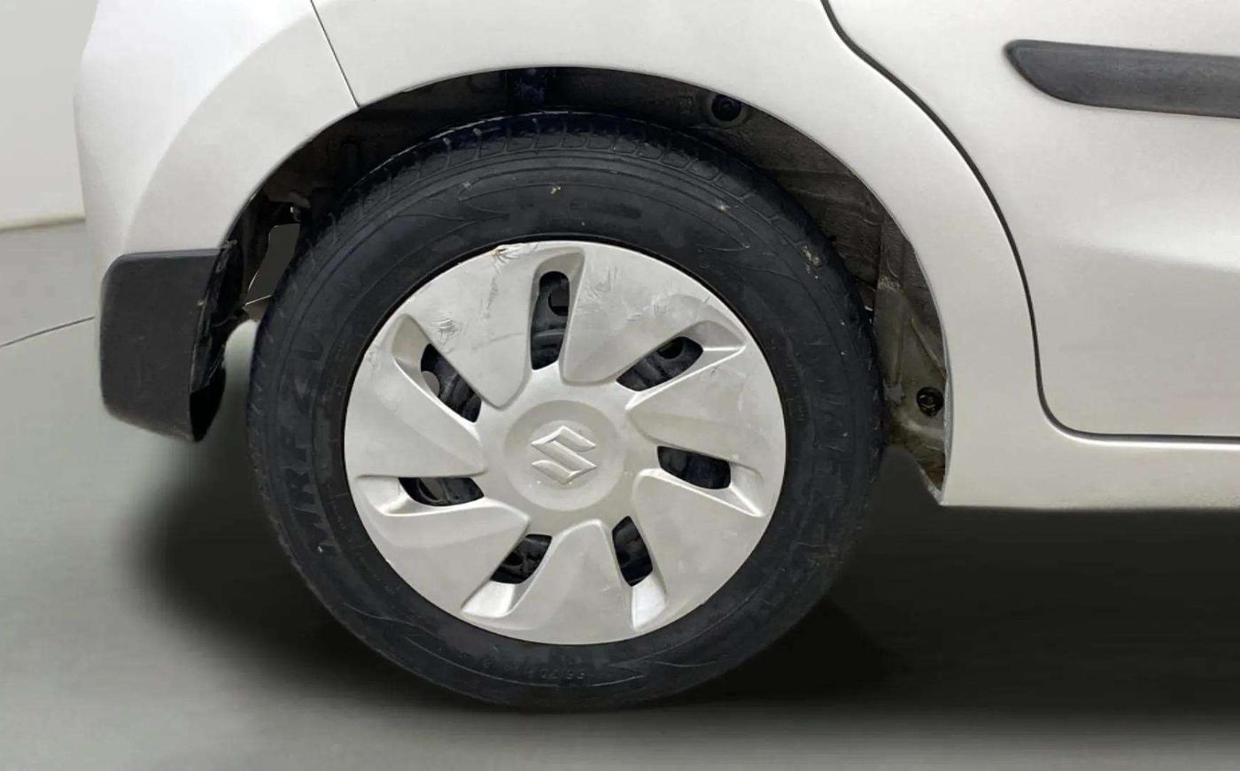 2018 Maruti Celerio ZXI, CNG, Manual, 40,711 km, Right Rear Wheel