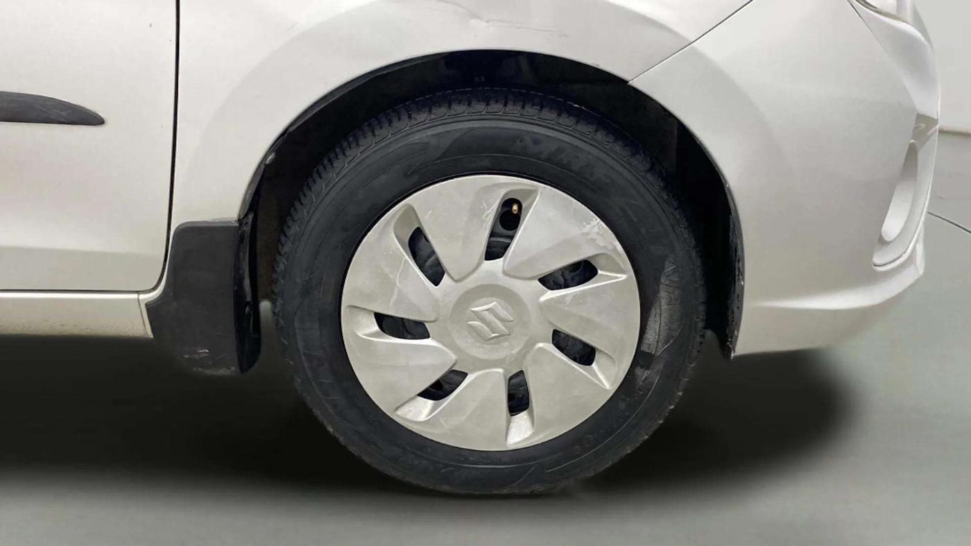 2018 Maruti Celerio ZXI, CNG, Manual, 40,711 km, Right Front Wheel