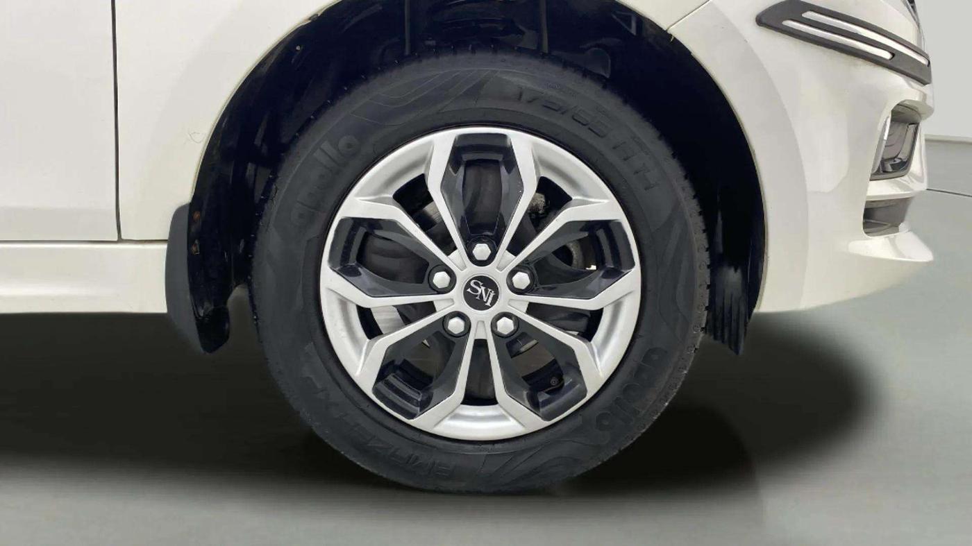 2024 Tata TIGOR  XZA CNG, CNG, Automatic, 16,140 km, Right Front Wheel