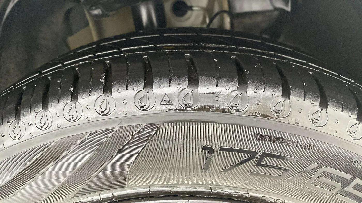 2024 Tata TIGOR  XZA CNG, CNG, Automatic, 16,140 km, Right Front Tyre Tread
