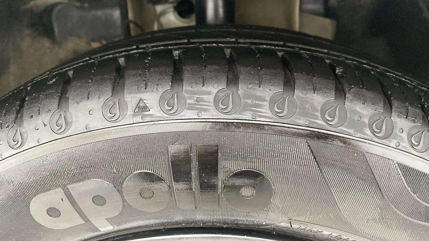 2024 Tata TIGOR  XZA CNG, CNG, Automatic, 16,140 km, Left Front Tyre Tread