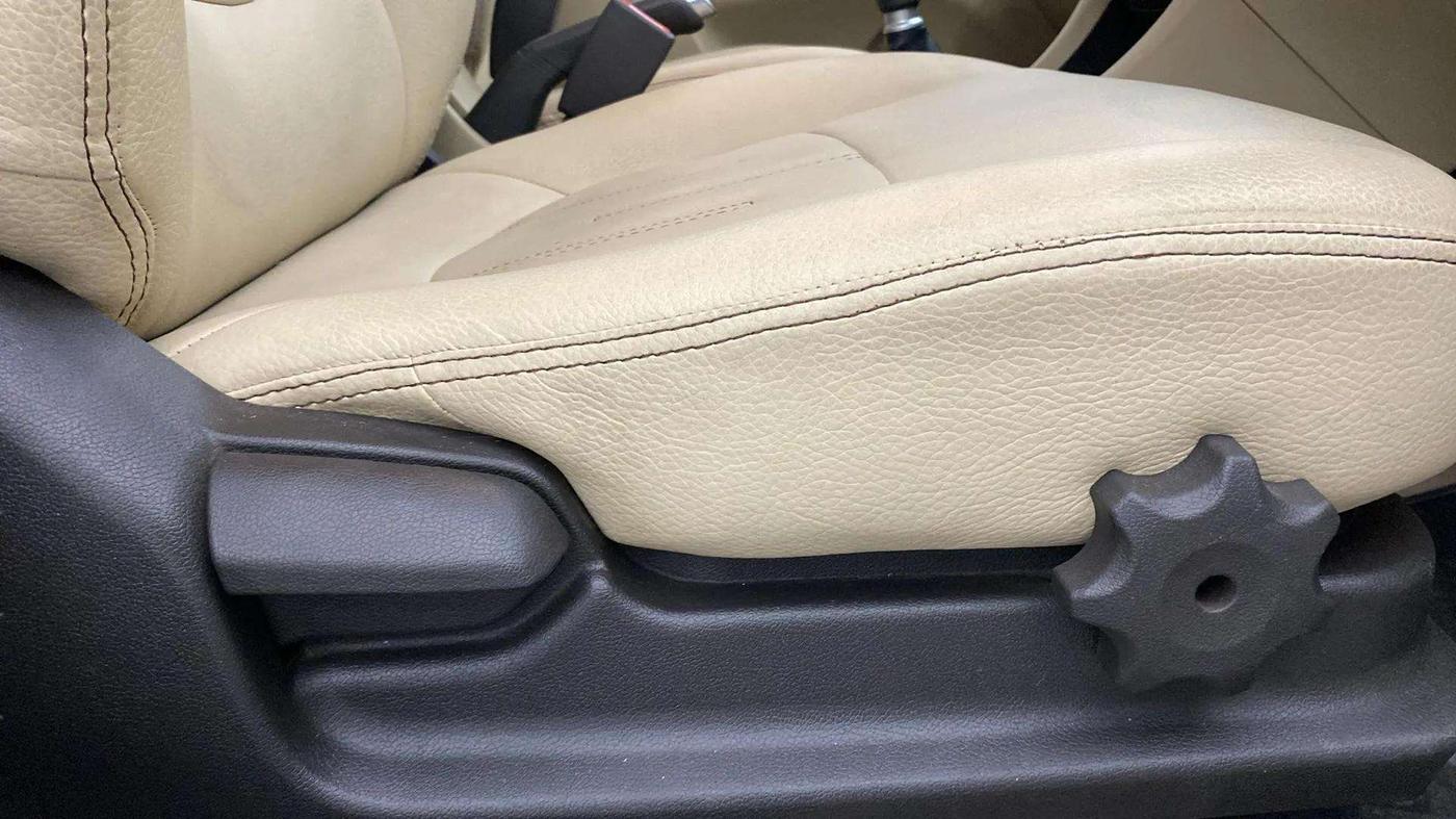 2017 Hyundai Verna 1.6 VTVT SX, Petrol, Manual, 61,279 km, Driver Side Adjustment Panel