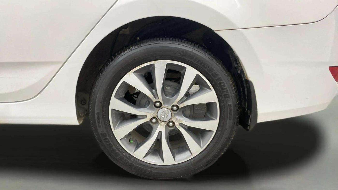 2017 Hyundai Verna 1.6 VTVT SX, Petrol, Manual, 61,279 km, Left Rear Wheel