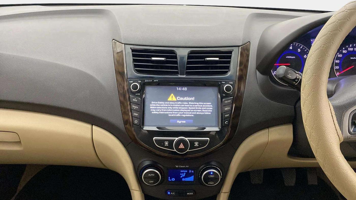 2017 Hyundai Verna 1.6 VTVT SX, Petrol, Manual, 61,279 km, Air Conditioner