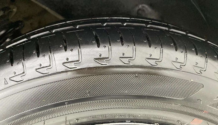 2017 Maruti IGNIS ALPHA 1.2, Petrol, Manual, 81,666 km, Right Front Tyre Tread