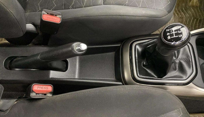 2017 Maruti IGNIS ALPHA 1.2, Petrol, Manual, 81,666 km, Gear Lever