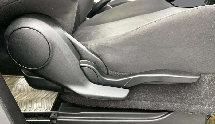 2017 Maruti IGNIS ALPHA 1.2, Petrol, Manual, 81,666 km, Driver Side Adjustment Panel
