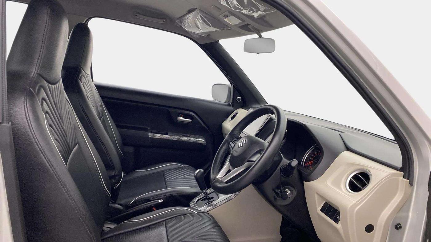 2019 Maruti New Wagon-R ZXI 1.2 AMT, Petrol, Automatic, 17,762 km, Right Side Front Door Cabin