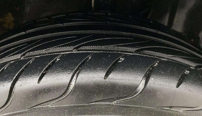 2019 Maruti New Wagon-R ZXI 1.2 AMT, Petrol, Automatic, 17,762 km, Left Front Tyre Tread