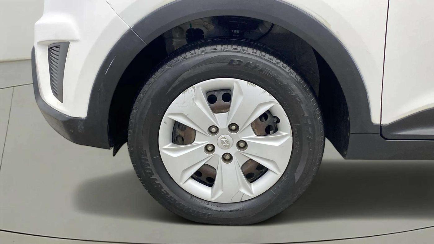 2016 Hyundai Creta E PLUS 1.6 PETROL, CNG, Manual, 40,569 km, Left Front Wheel