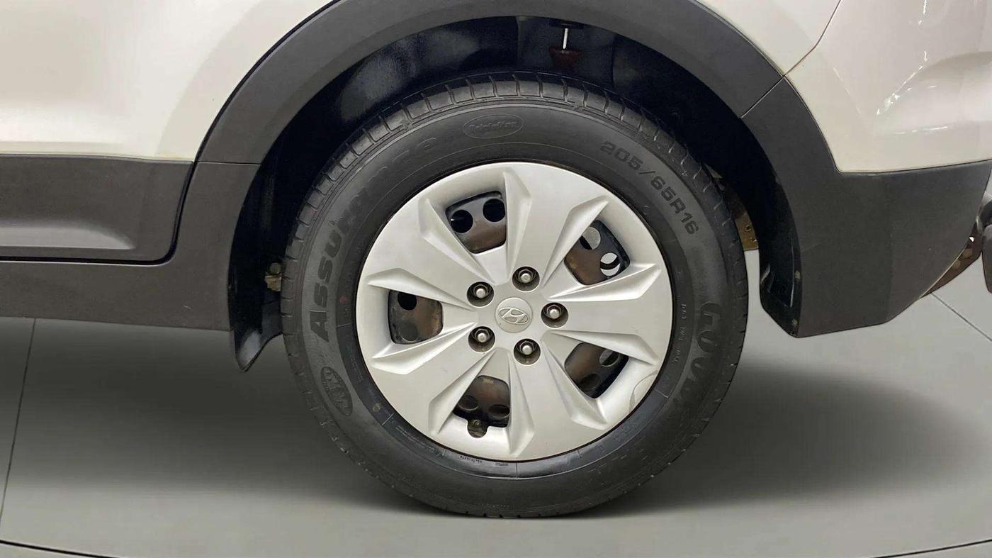 2016 Hyundai Creta E PLUS 1.6 PETROL, CNG, Manual, 40,569 km, Left Rear Wheel