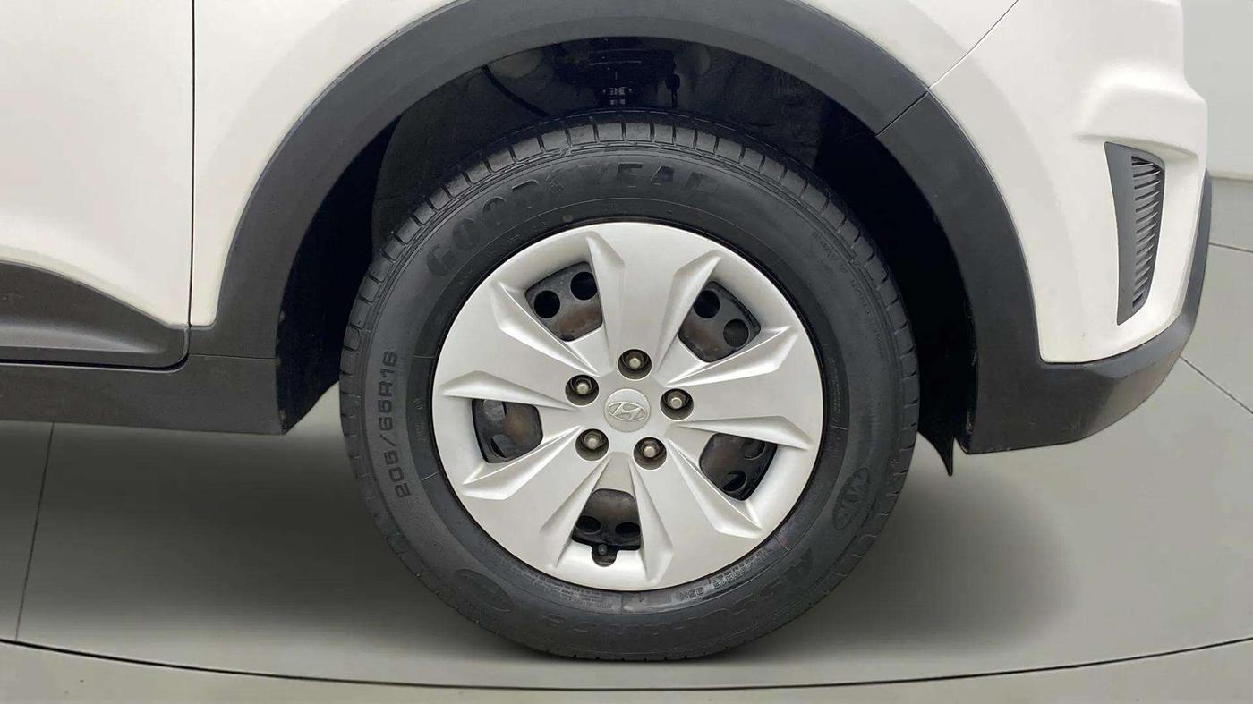 2016 Hyundai Creta E PLUS 1.6 PETROL, CNG, Manual, 40,569 km, Right Front Wheel