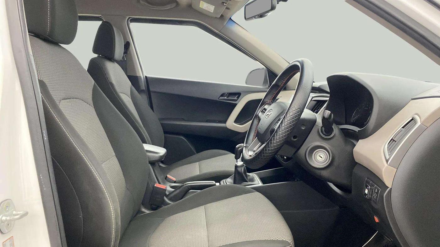 2016 Hyundai Creta E PLUS 1.6 PETROL, CNG, Manual, 40,569 km, Right Side Front Door Cabin