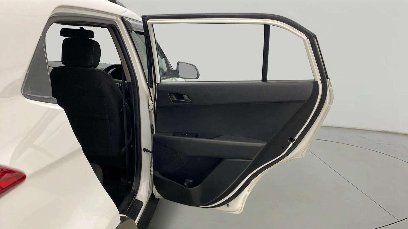 2016 Hyundai Creta E PLUS 1.6 PETROL, CNG, Manual, 40,569 km, RHS Rear Door