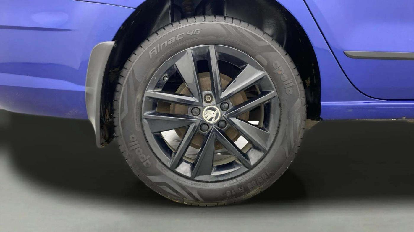 2019 Skoda Rapid AMBITION 1.6 MPI MT, Petrol, Manual, 59,401 km, Right Rear Wheel