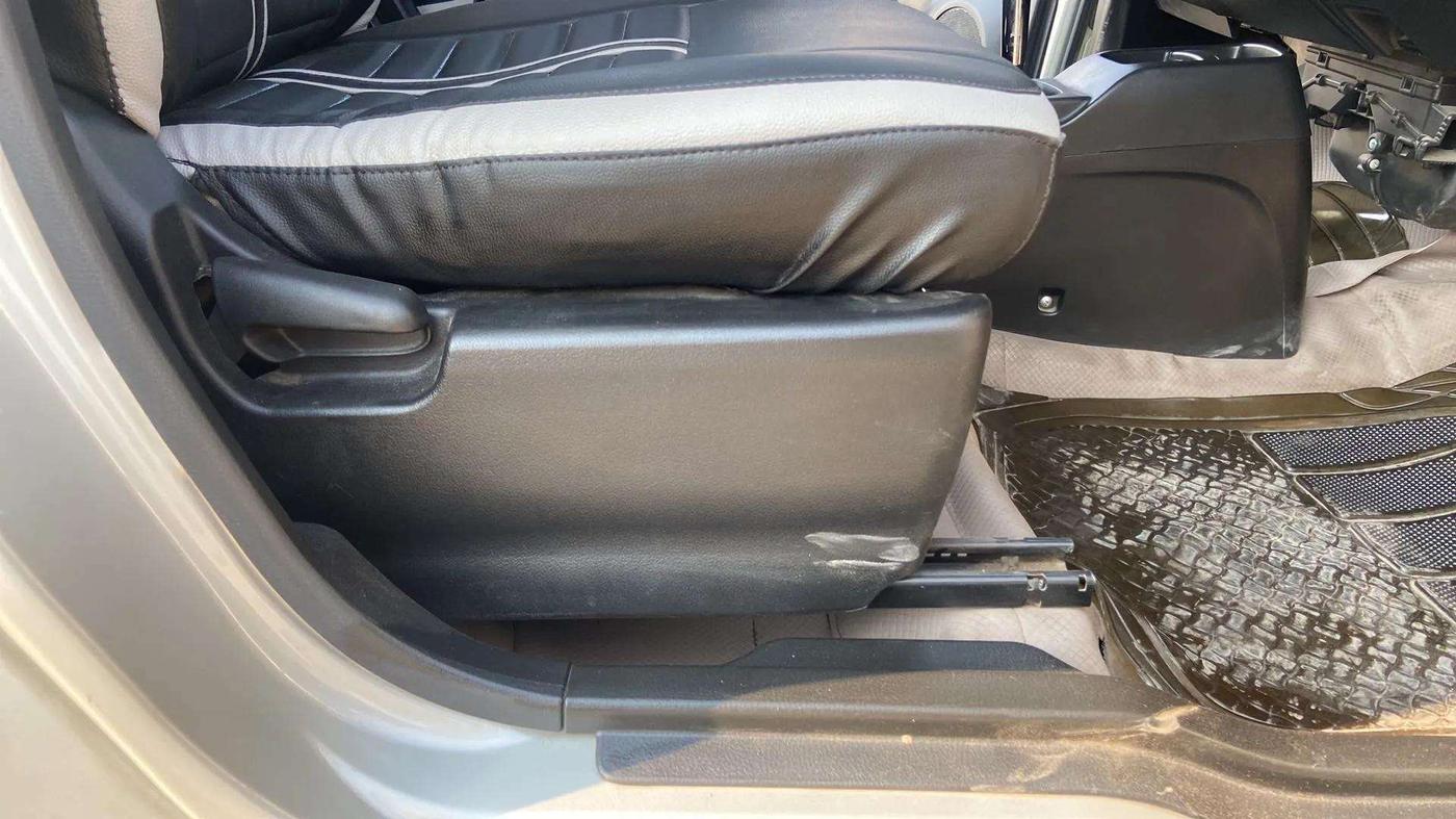 2017 Maruti Wagon R 1.0 VXI AMT, Petrol, Automatic, 42,106 km, Driver Side Adjustment Panel